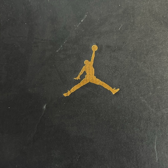 Red black and white jordans. gently used. - Picture 5 of 5